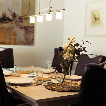 Apartment Hirsch: Wohnung Fuer Die Ganze Familie Mit Disney+ เบราน์ลาเกอ ภายนอก รูปภาพ